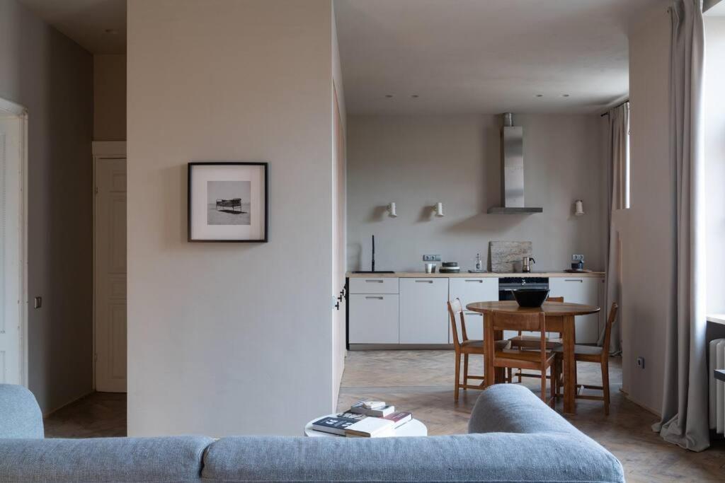 Authentic 1 Bd Old Town Apartment By Hostlovers カウナス エクステリア 写真