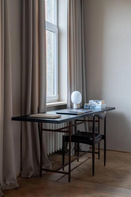 Authentic 1 Bd Old Town Apartment By Hostlovers カウナス エクステリア 写真