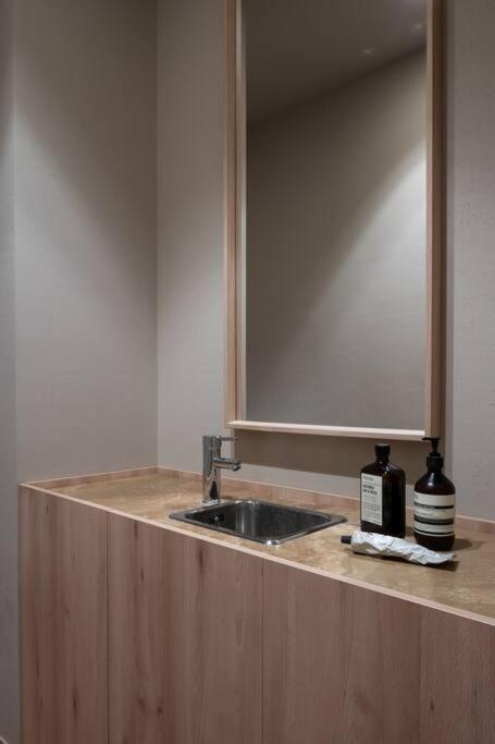 Authentic 1 Bd Old Town Apartment By Hostlovers カウナス エクステリア 写真